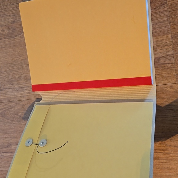 Ranger Dylusions Creative Journal - Picture 2 of 3